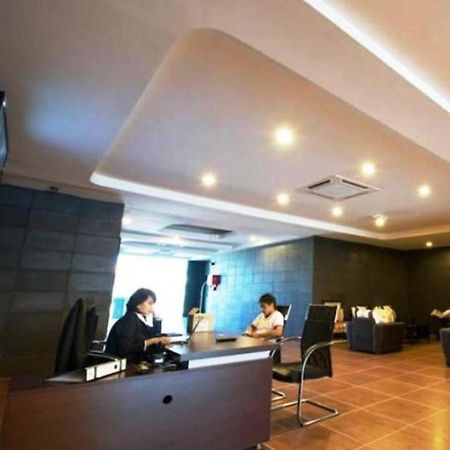 Han Palace Hotel Semporna Bagian luar foto