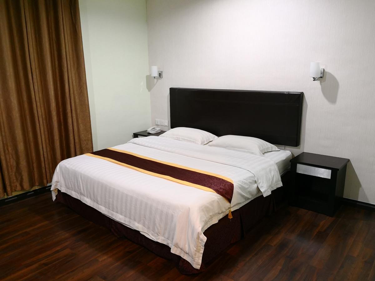 Han Palace Hotel Semporna Bagian luar foto